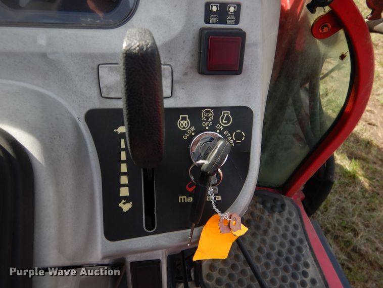 image for item ES9551 2014 Mahindra 2555 MFWD tractor