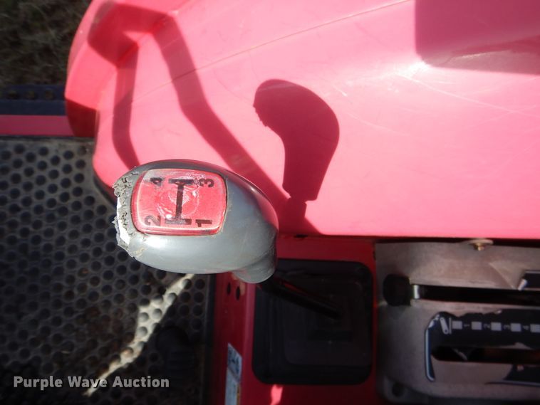 image for item ES9551 2014 Mahindra 2555 MFWD tractor