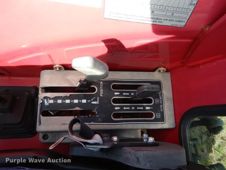 image for item ES9551 2014 Mahindra 2555 MFWD tractor