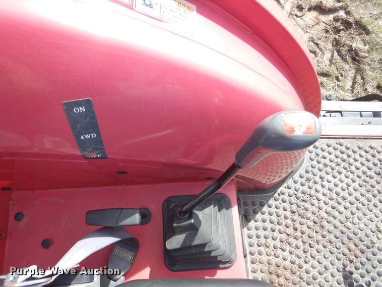 image for item ES9551 2014 Mahindra 2555 MFWD tractor