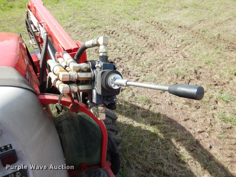 image for item ES9551 2014 Mahindra 2555 MFWD tractor