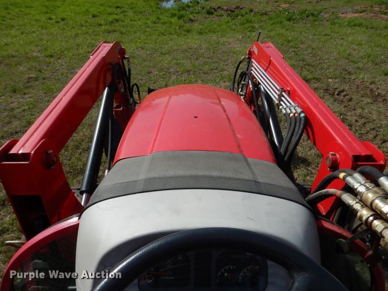 image for item ES9551 2014 Mahindra 2555 MFWD tractor