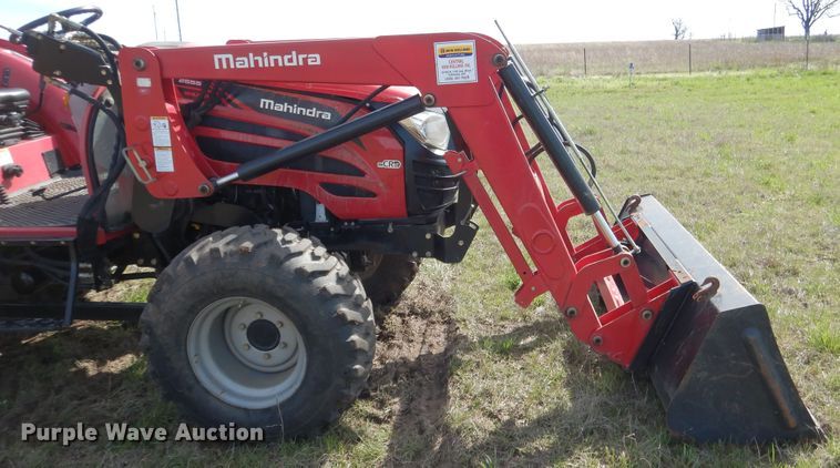 image for item ES9551 2014 Mahindra 2555 MFWD tractor