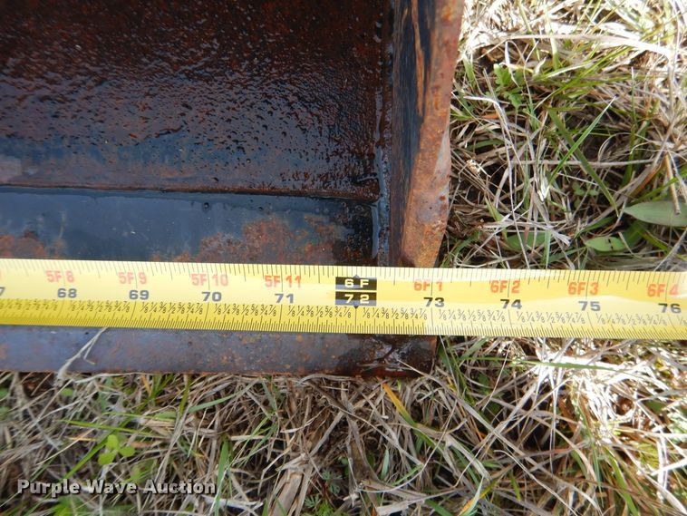 image for item ES9551 2014 Mahindra 2555 MFWD tractor