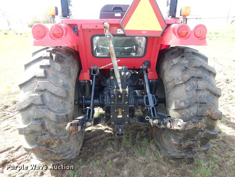 image for item ES9551 2014 Mahindra 2555 MFWD tractor
