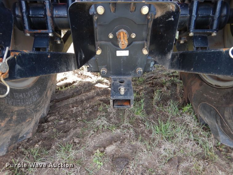 image for item ES9551 2014 Mahindra 2555 MFWD tractor