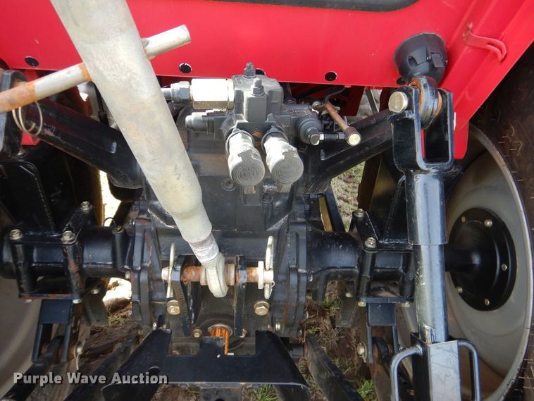 image for item ES9551 2014 Mahindra 2555 MFWD tractor