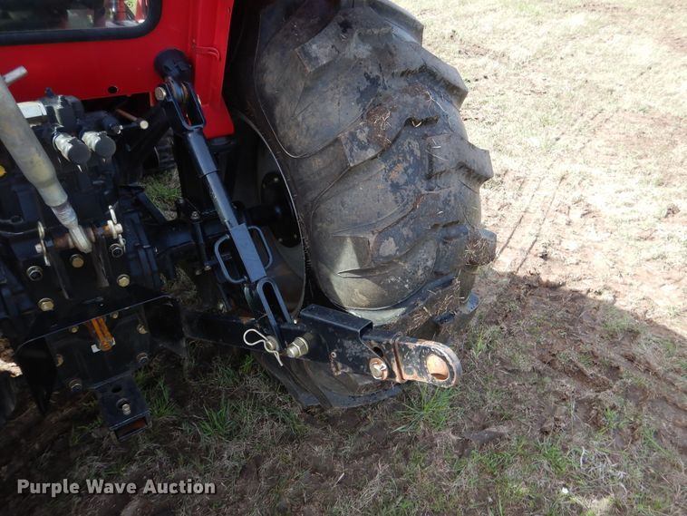image for item ES9551 2014 Mahindra 2555 MFWD tractor