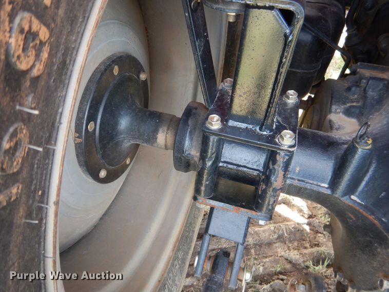 image for item ES9551 2014 Mahindra 2555 MFWD tractor