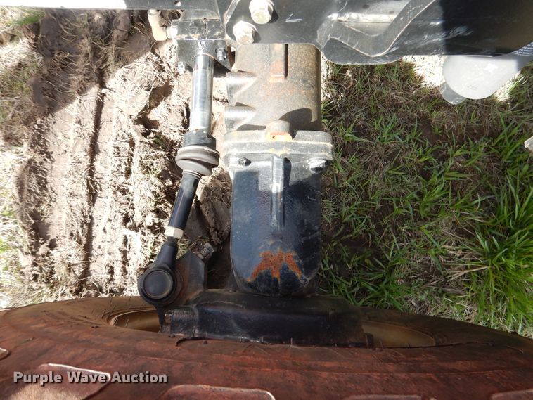 image for item ES9551 2014 Mahindra 2555 MFWD tractor