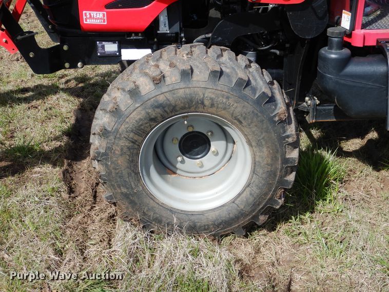 image for item ES9551 2014 Mahindra 2555 MFWD tractor