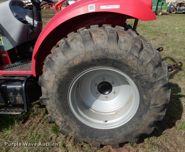 image for item ES9551 2014 Mahindra 2555 MFWD tractor