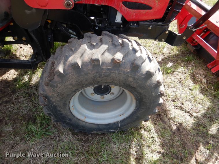 image for item ES9551 2014 Mahindra 2555 MFWD tractor