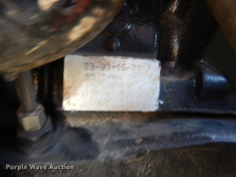 image for item ES9551 2014 Mahindra 2555 MFWD tractor