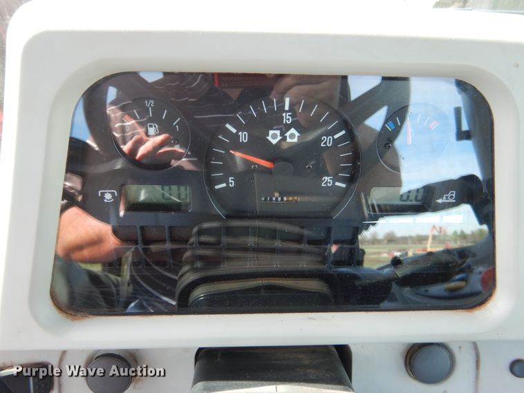 image for item ES9553 2009 Massey-Ferguson 5475 MFWD tractor