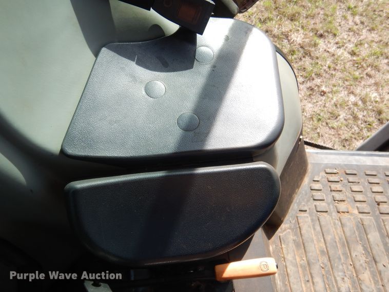 image for item ES9553 2009 Massey-Ferguson 5475 MFWD tractor