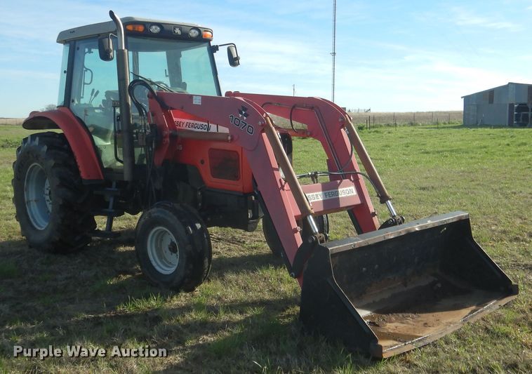 image for item ES9554 2004 Massey-Ferguson 5445 tractor