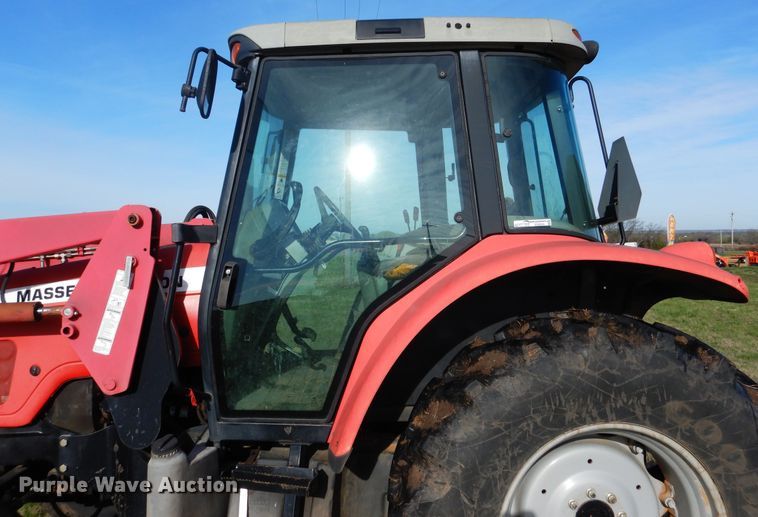 image for item ES9554 2004 Massey-Ferguson 5445 tractor