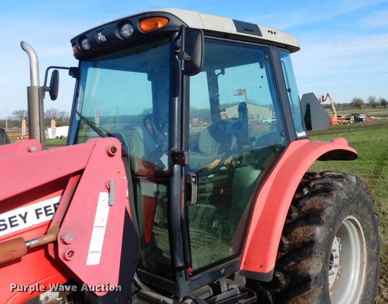 image for item ES9554 2004 Massey-Ferguson 5445 tractor