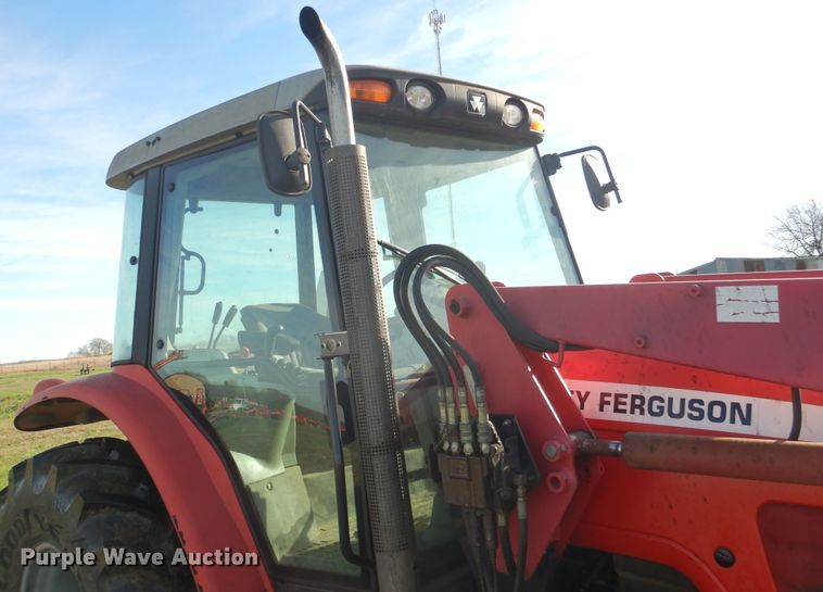 image for item ES9554 2004 Massey-Ferguson 5445 tractor