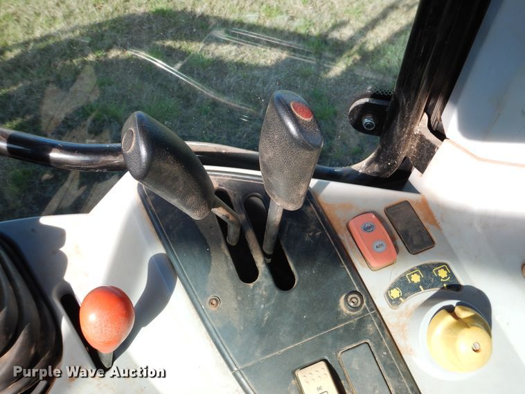 image for item ES9554 2004 Massey-Ferguson 5445 tractor