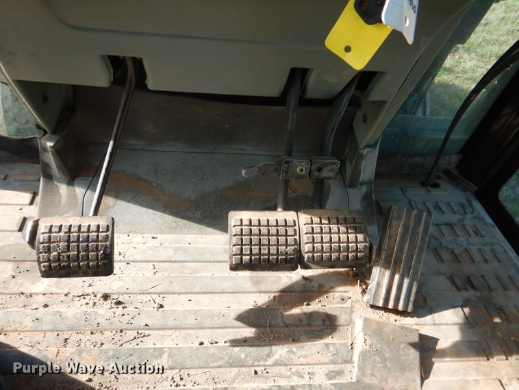 image for item ES9554 2004 Massey-Ferguson 5445 tractor