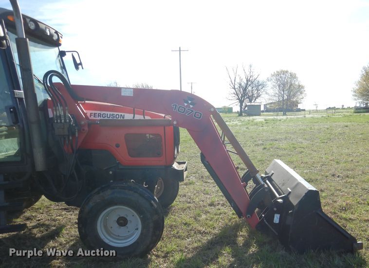 image for item ES9554 2004 Massey-Ferguson 5445 tractor