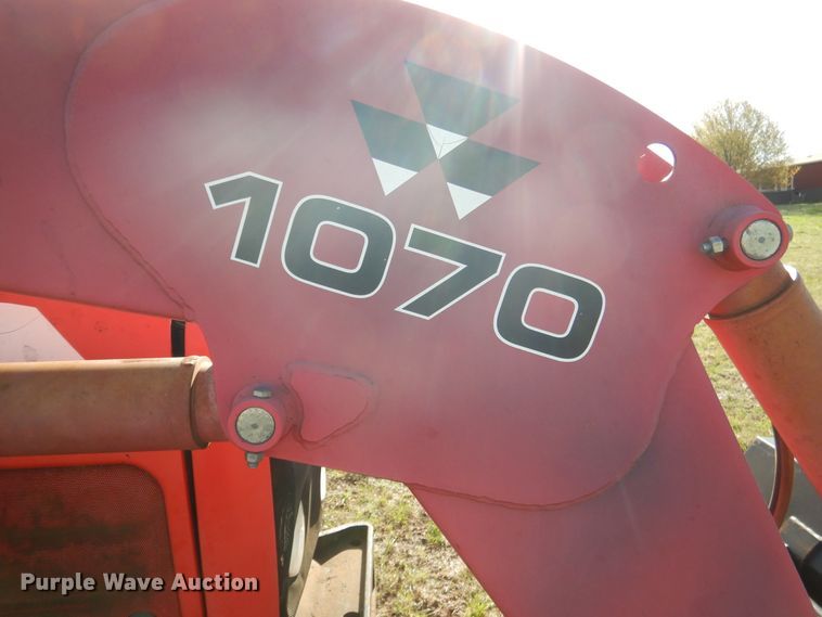 image for item ES9554 2004 Massey-Ferguson 5445 tractor