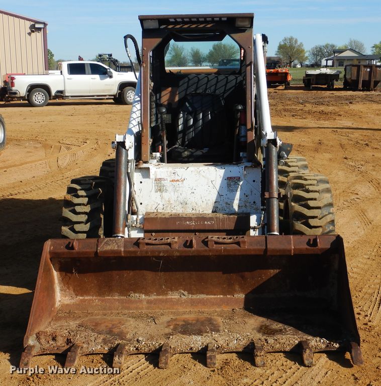 image for item ES9555 1999 Bobcat 873  skid steer loader