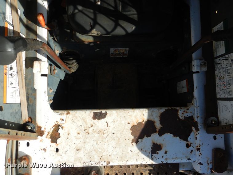 image for item ES9555 1999 Bobcat 873  skid steer loader