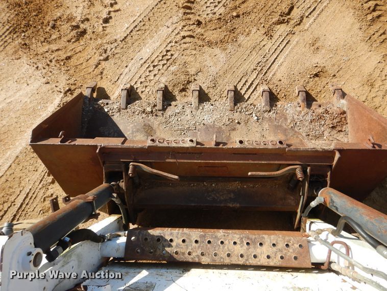 image for item ES9555 1999 Bobcat 873  skid steer loader