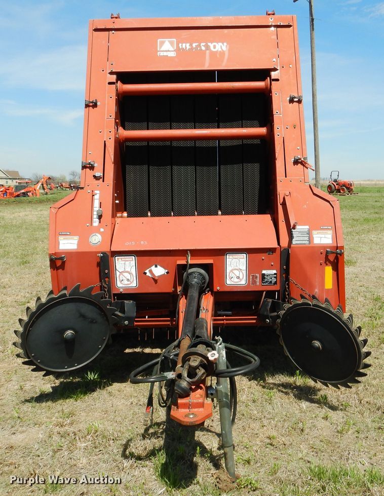 image for item ES9573 2000 Hesston 555 round baler