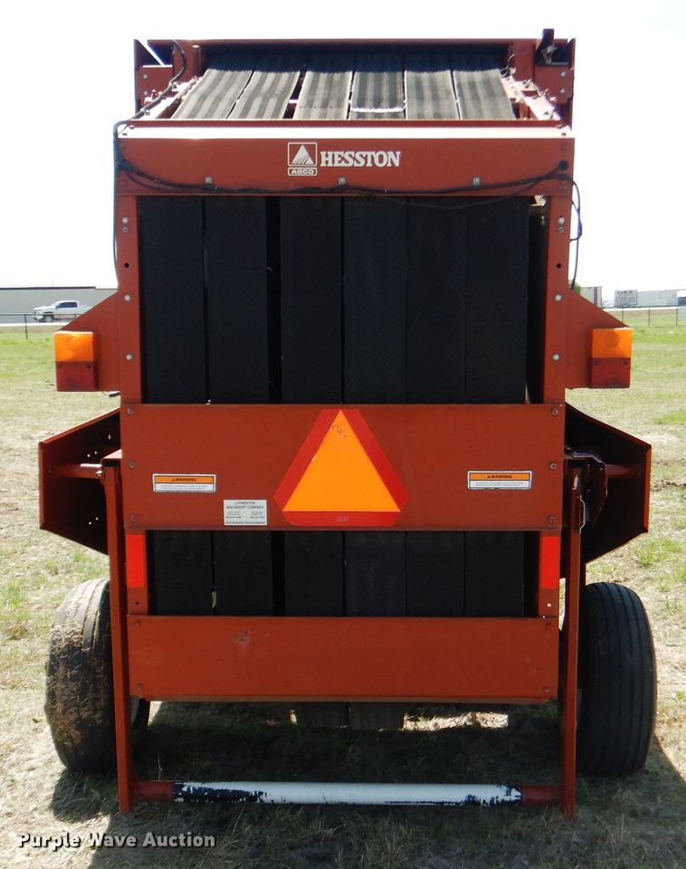 image for item ES9573 2000 Hesston 555 round baler
