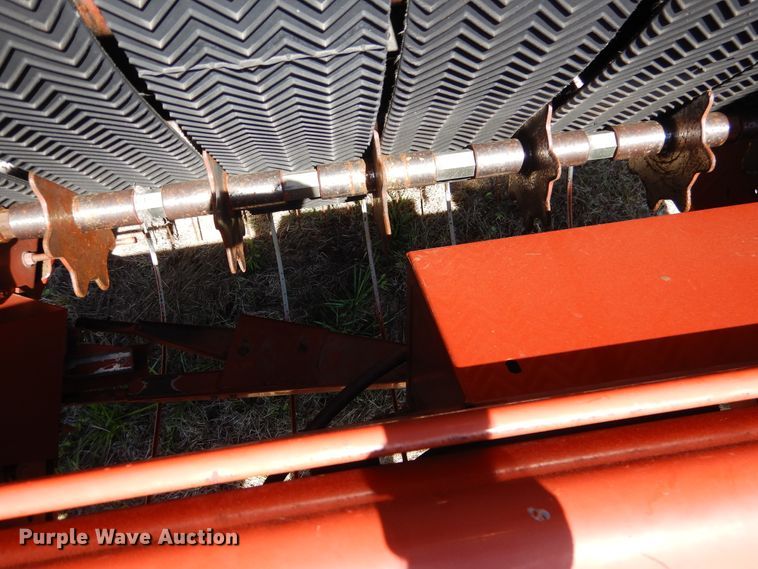 image for item ES9573 2000 Hesston 555 round baler