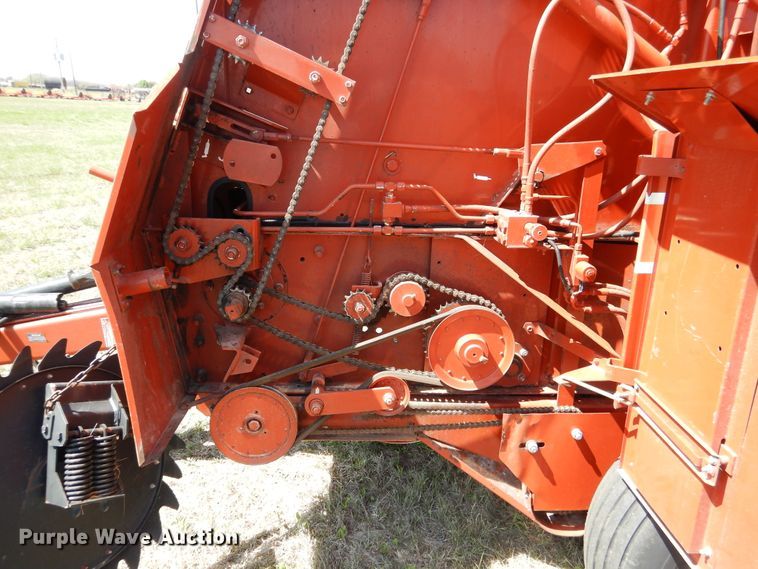 image for item ES9573 2000 Hesston 555 round baler