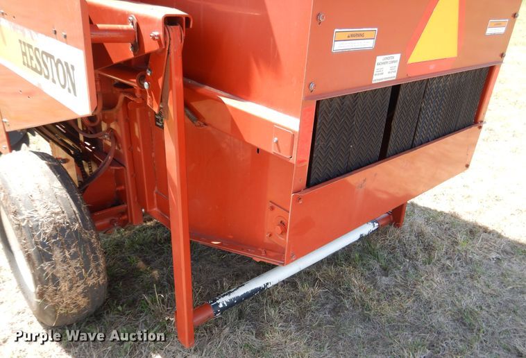 image for item ES9573 2000 Hesston 555 round baler