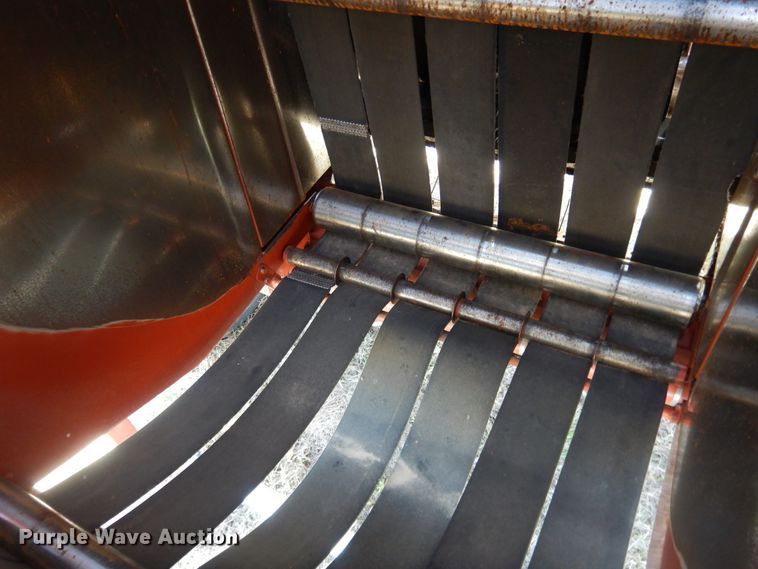 image for item ES9573 2000 Hesston 555 round baler