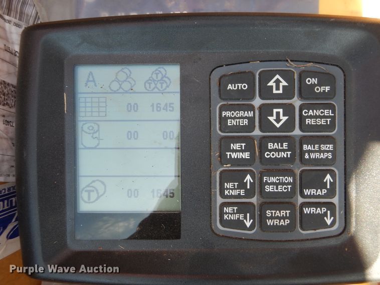 image for item ES9573 2000 Hesston 555 round baler