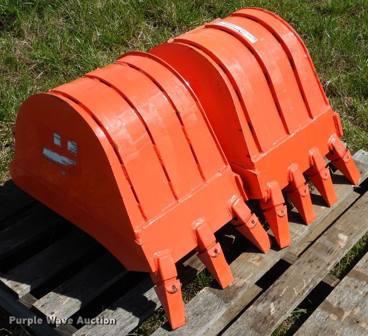 image for item ES9584 (2) Kubota backhoe buckets