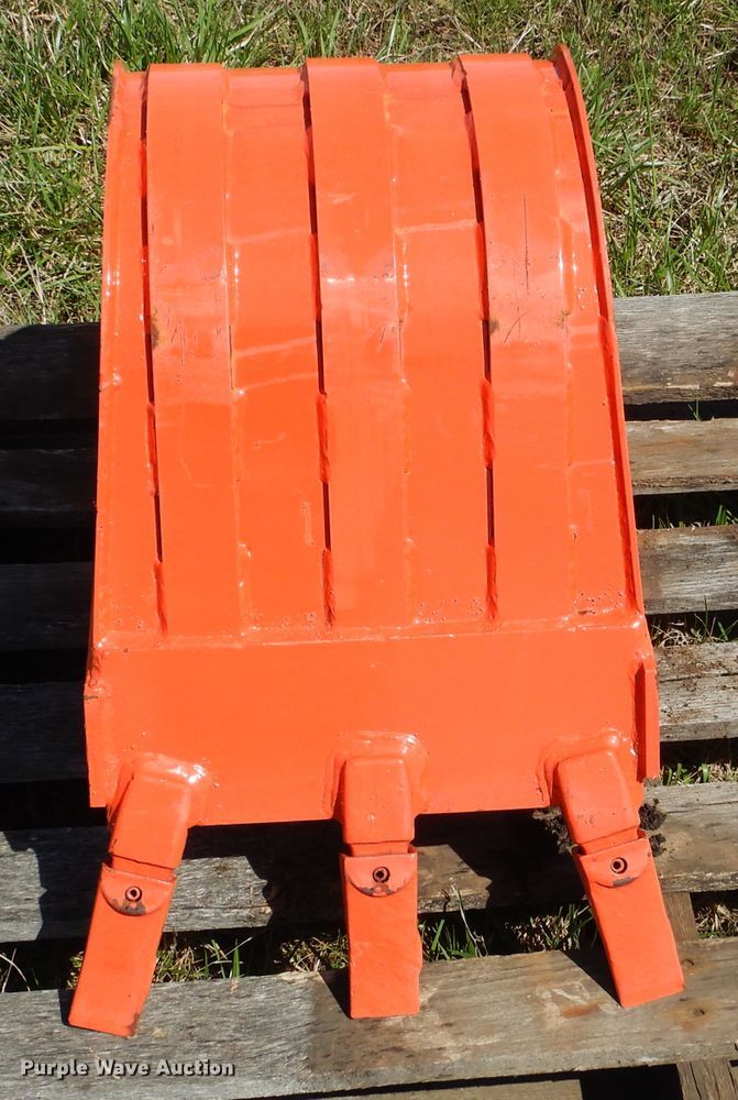 image for item ES9584 (2) Kubota backhoe buckets