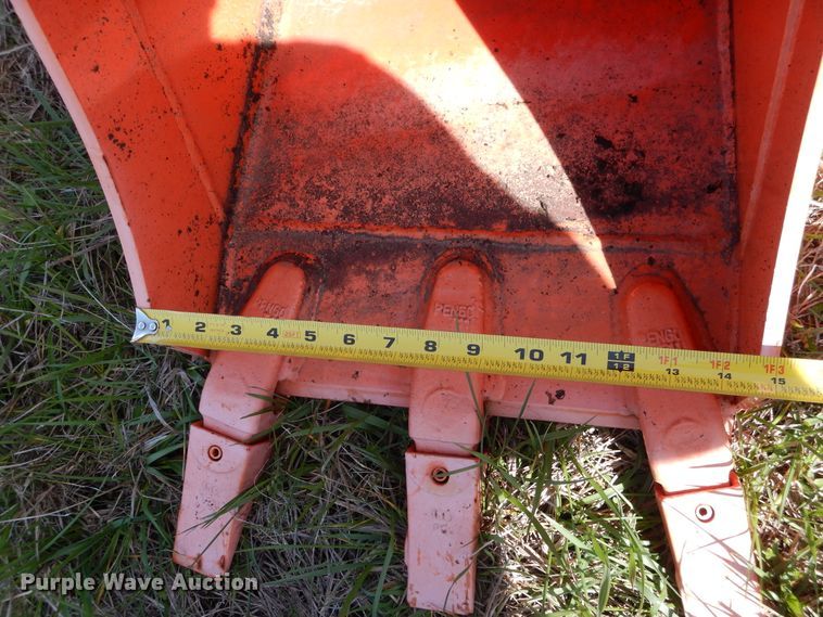 (2) Kubota backhoe buckets in Davis, OK Item ES9584 sold Purple Wave