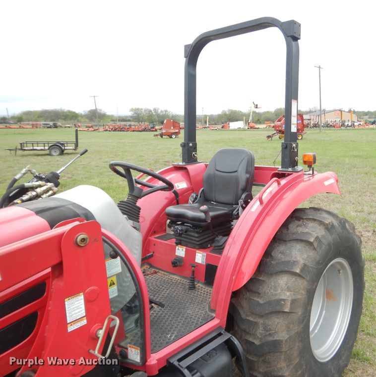 image for item ES9588 2014 Mahindra 2555 MFWD tractor