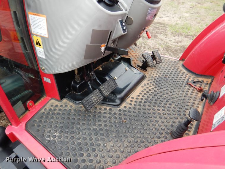 image for item ES9588 2014 Mahindra 2555 MFWD tractor