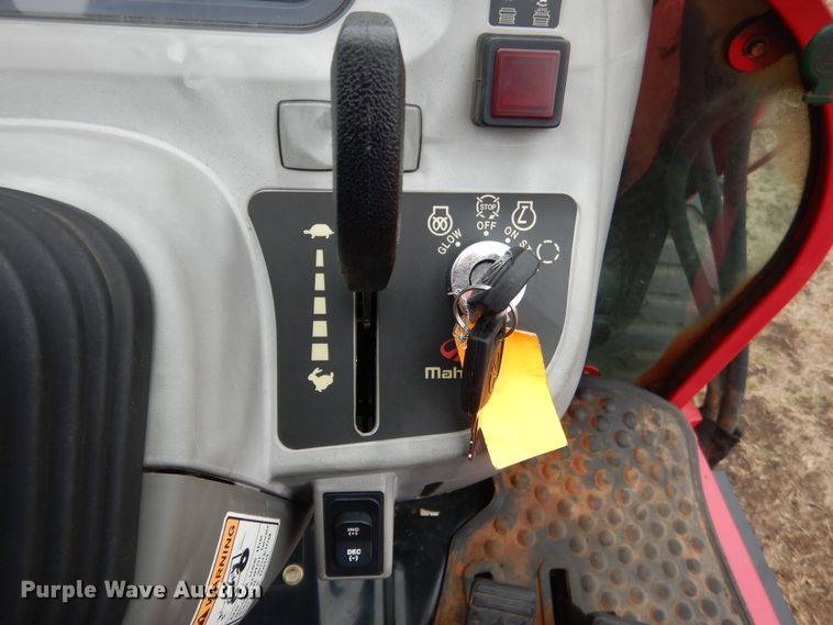 image for item ES9588 2014 Mahindra 2555 MFWD tractor