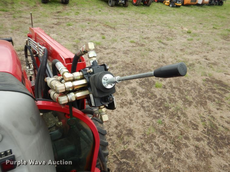 image for item ES9588 2014 Mahindra 2555 MFWD tractor