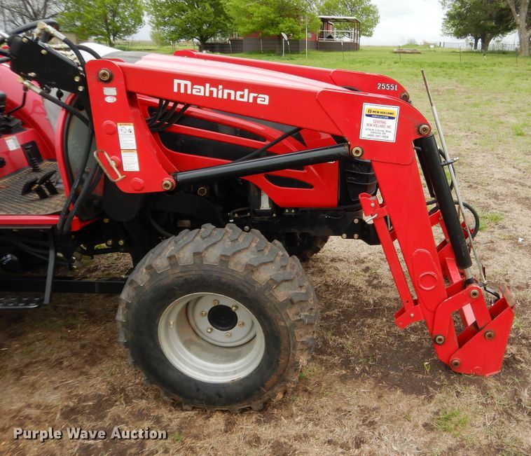 image for item ES9588 2014 Mahindra 2555 MFWD tractor