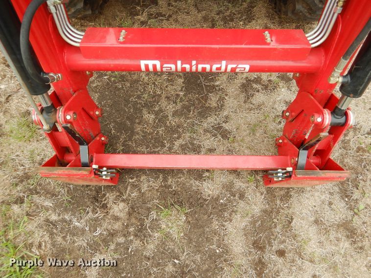 image for item ES9588 2014 Mahindra 2555 MFWD tractor