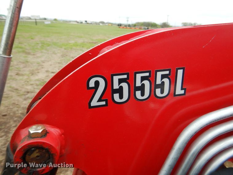 image for item ES9588 2014 Mahindra 2555 MFWD tractor