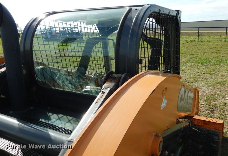image for item ES9590 2016 Case SV280  skid steer loader