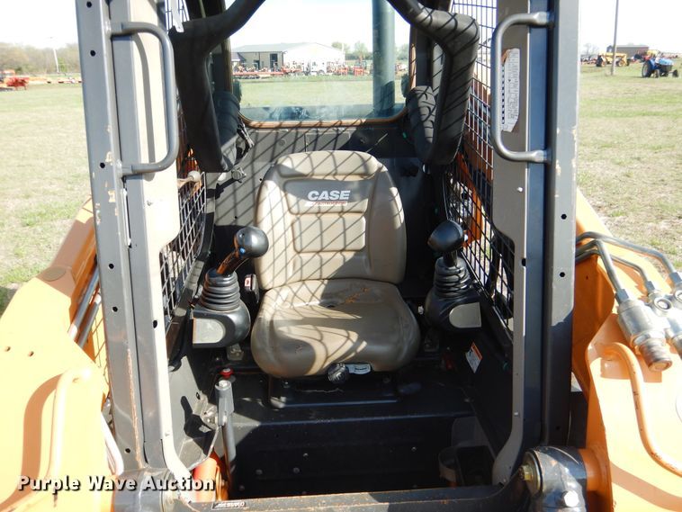 image for item ES9590 2016 Case SV280  skid steer loader